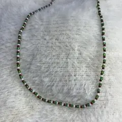 カジュアル 赤と緑 ビーズ ネックレス