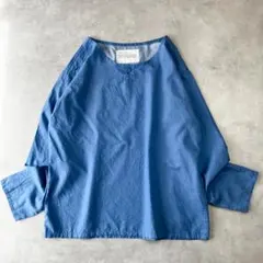 美品　コモノリプロダクツ　オーディナリー　藍色コットンテンセル長袖　ブラウス