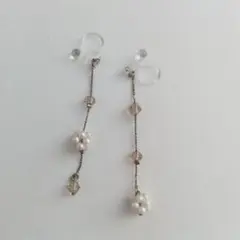 イヤリング 揺れる