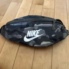 あ*ん様 Nike カモフラージュ ボディバッグ