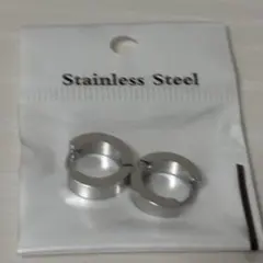 シルバーとブラックのピアス 4個セット　アクセサリー　メンズ　レディース