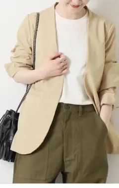 Spick & Span ベージュ ノーカラージャケット38のサムネイル