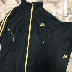 アディダスのジャージセットアップ