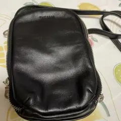 ［値下対応］THE CASE スマホショルダーバッグ ブラックのサムネイル