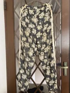 GASA サルエルパンツ 麻混 刺繍 花柄 ベージュ M - メルカリ