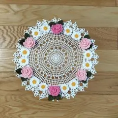 薔薇と星型小花ドイリー 25cm - メルカリ