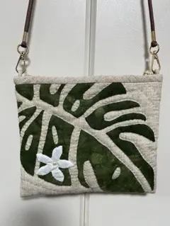 モンステラ葉刺繍　サコッシュ