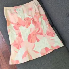NOVESPAZIO花柄 タイトスカート ひざ丈のサムネイル