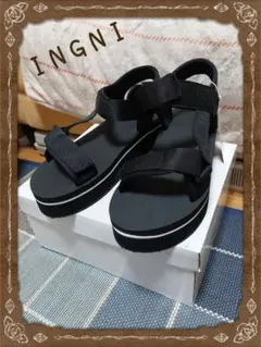 INGNI イング ライン入り 厚底 スポーツサンダル Lサイズのサムネイル