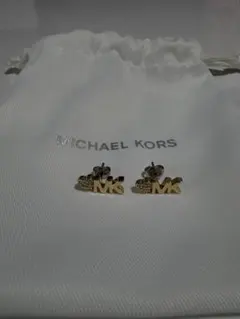 MICHAEL KORS MKロゴ スタッドピアス 両耳用のサムネイル