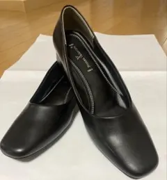 【Romeo Valentino 】ブラックパンプス 25.5cm(EEE)のサムネイル