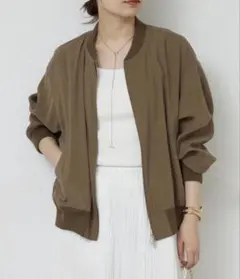カレンソロジー ツイルストレッチブルゾン ベージュ - メルカリ