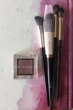 ADDICTION TOKYO アイシャドウとブラシセット