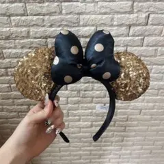 【美品】ディズニー　カチューシャ　ミニーマウスカチューシャ 黒と金のドット