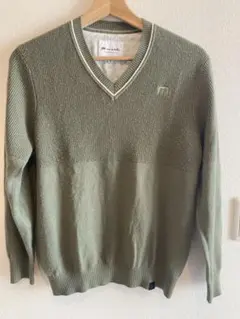 トラビュシュマシュー　Mサイズ オリーブグリーン Vネックセーター