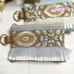 インド刺繍リボンとフリルのミニポーチ　　ライトグレー