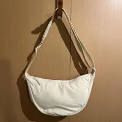 ユニクロ ラウンドミニショルダーバッグ オフホワイト
