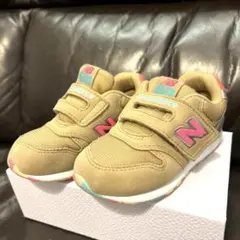 new balance 996 キッズスニーカー ベージュ/ピンク