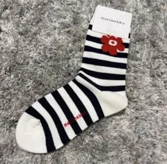 新品未使用　marimekko ストライプ花柄ソックスのサムネイル