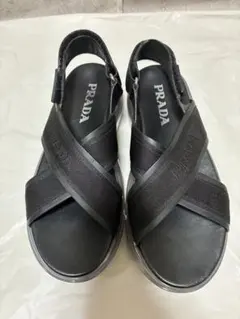 美品　PRADA ブラック クロスストラップ サンダル　39 25.5cm