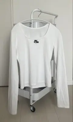 グレイル スクエアネックロゴ刺繍トップス