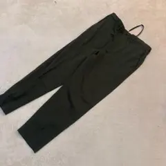 美品　GU ジーユー メンズ スラックス カーキ L テーパード パンツ