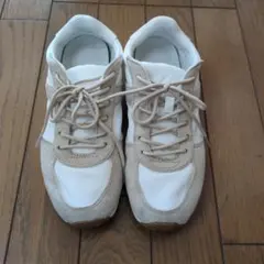 GU レディーススニーカーのサムネイル