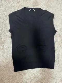 ZARA 黒 Vネック ニットベスト