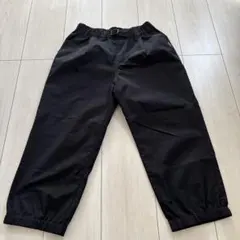 黒いシャカシャカフィットズボンのサムネイル