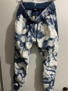 Item thumbnail for item 1ee4541f-a78c-41d1-9e4b-9a7347c6b1b4