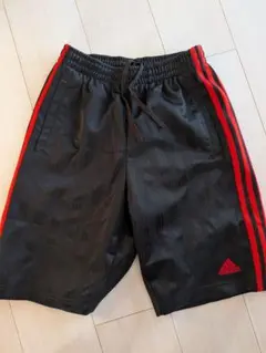 adidas ハーフパンツ 12A 黒 赤