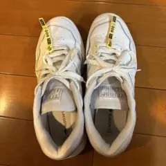 メンズスニーカーのサムネイル