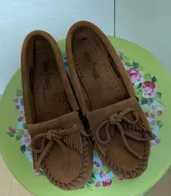 MINNETONKA ブラウン スエード （室内にて2~3日試し履き）のサムネイル