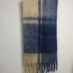 ネイビー&ベージュのチェックマフラー