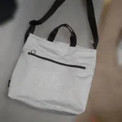 adidas ショルダーバッグ グレーのサムネイル
