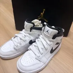 NIKE JORDAN 1 MID ALT PS (ナイキ ジョーダン 1 )のサムネイル