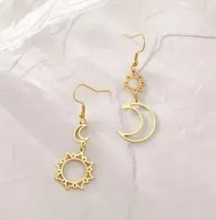 フックタイプ 金属アレルギー サージカルステンレス ☆人気☆太陽と月♡ピアス