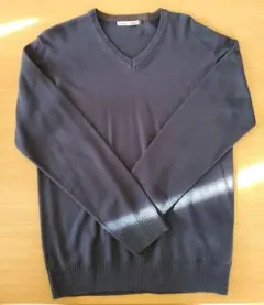 新品未使用　Vネック　セーター　ネイビー