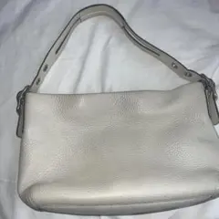 コーチのホワイトレザーバッグ