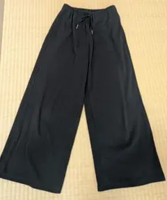 GU キッズ　黒色　リブプルオンワイドパンツ140