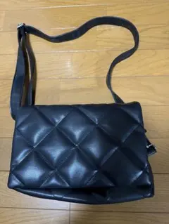 ブラック キルティング ショルダーバッグ