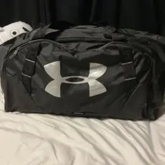 Under Armour ブラック ダッフルバッグ
