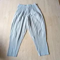 オムプリッセ　イッセイミヤケ　パンツ1のサムネイル