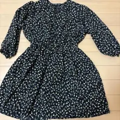 女の子　かわいい花柄ワンピース　110cm