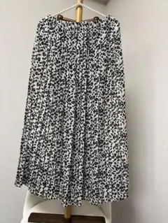 OLIVE des OLIVE 花柄プリーツスカート　ゆったりMサイズのサムネイル