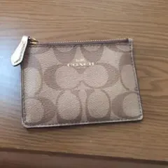 COACH ベージュ パスケース
