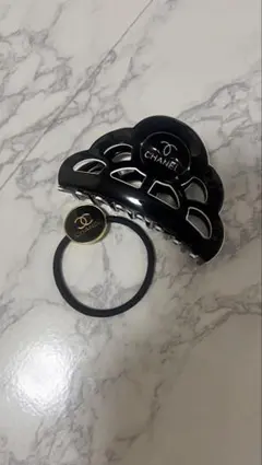 ヘアクリップ ヘアゴム 2点セットのサムネイル