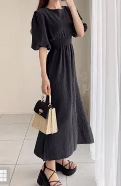 パフスリーブバックスリットワンピース