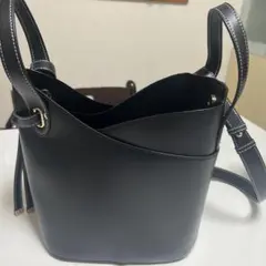 黒 バケツ型 ショルダーバッグ