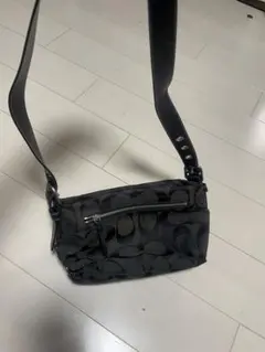 中古】COACH ブラックレザー ショルダーウォレット 星柄 - メルカリ